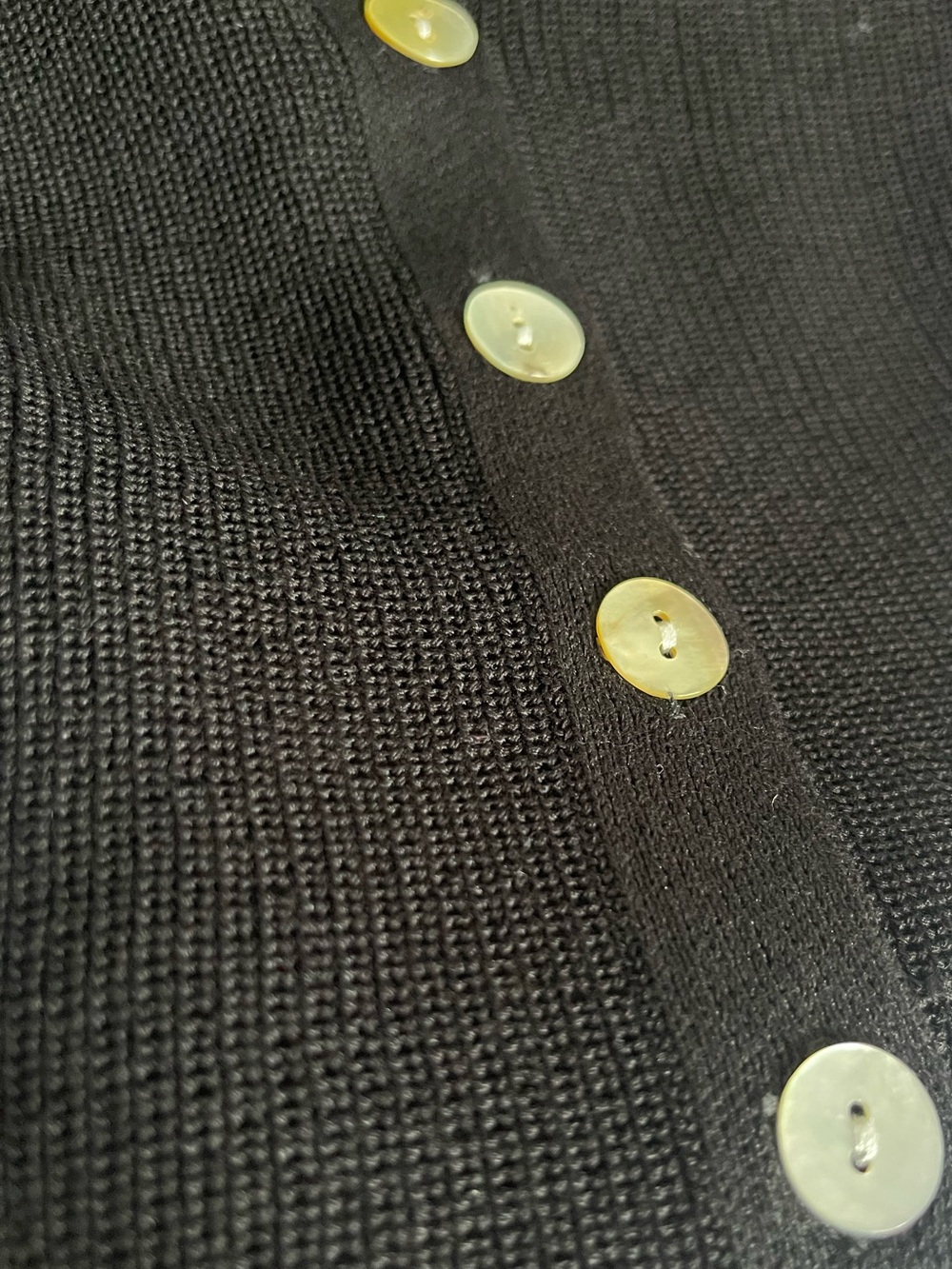🖤 Zenana Cropped Button-Front Knit Vest - Picture 3 of 4